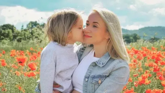 „Megmozgattunk minden hegyet, most már csak szeretni kell" - Így küzd Flóra az SMA-s Ábrisért és társaiért