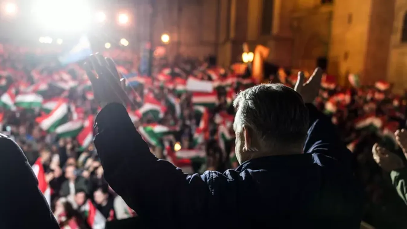 Orbán Viktor kiszúrta az édesapákat a tömegben