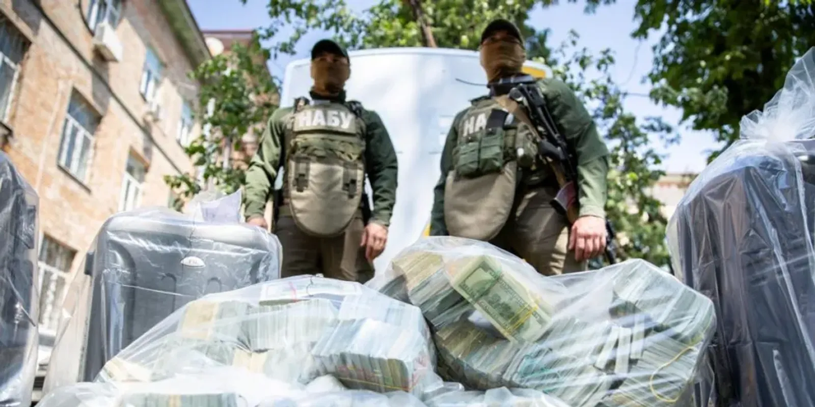 100 millió dolláros pénzmosás Ukrajnában