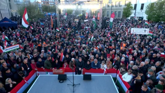 Elképesztő embertömeg: hidegrázós fotók érkeztek a debreceni békemenetről