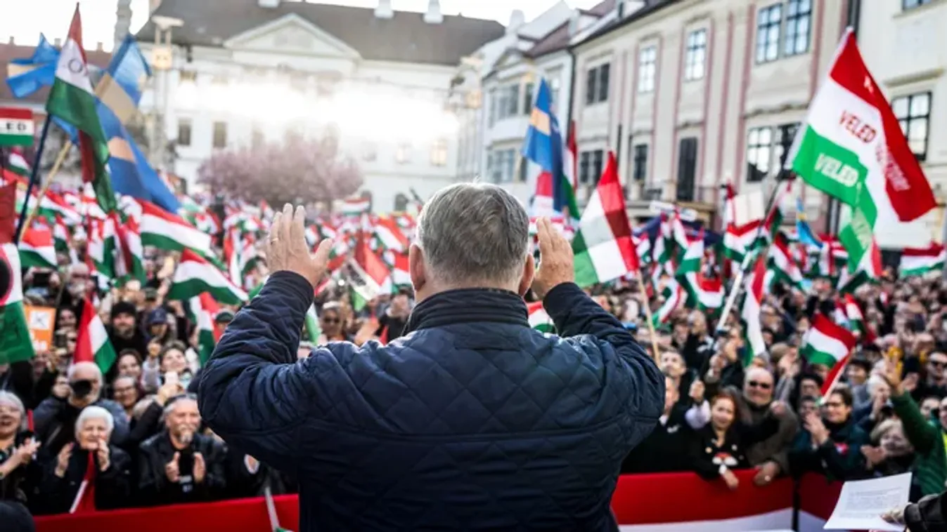 Orbán Viktort szabályosan szétszedte a tömeg Sopronban