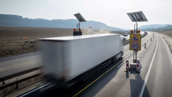 Új rendszer lépett életbe az M1-esen – mutajtuk mit tud!