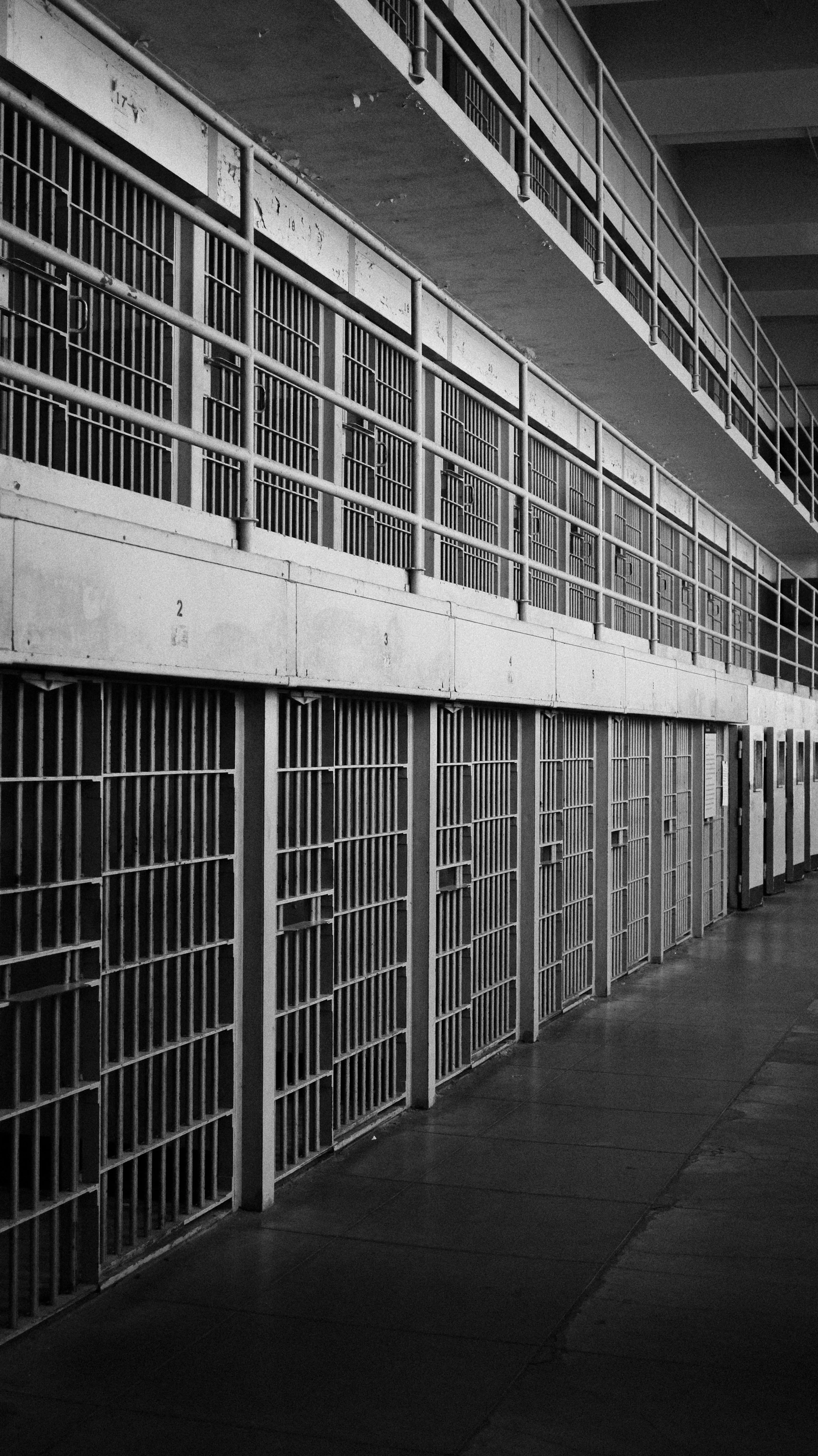 Milliókat fizetett azért, hogy éhezzen és cellában aludjon