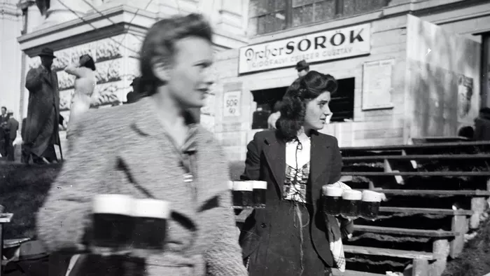 Így néztek ki régen a tavaszi sörkertek