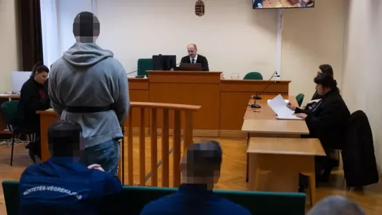 "Megöllek titeket!" - A Népligetben meggyilkolt nő fia kaszabolta le a hódmezővásárhelyi kisgyerekes családot