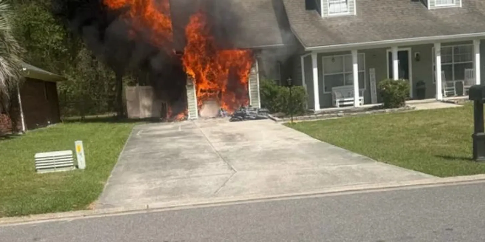Hihetetlen! 12 éves lány mentette ki testvéreit a lakástűzből