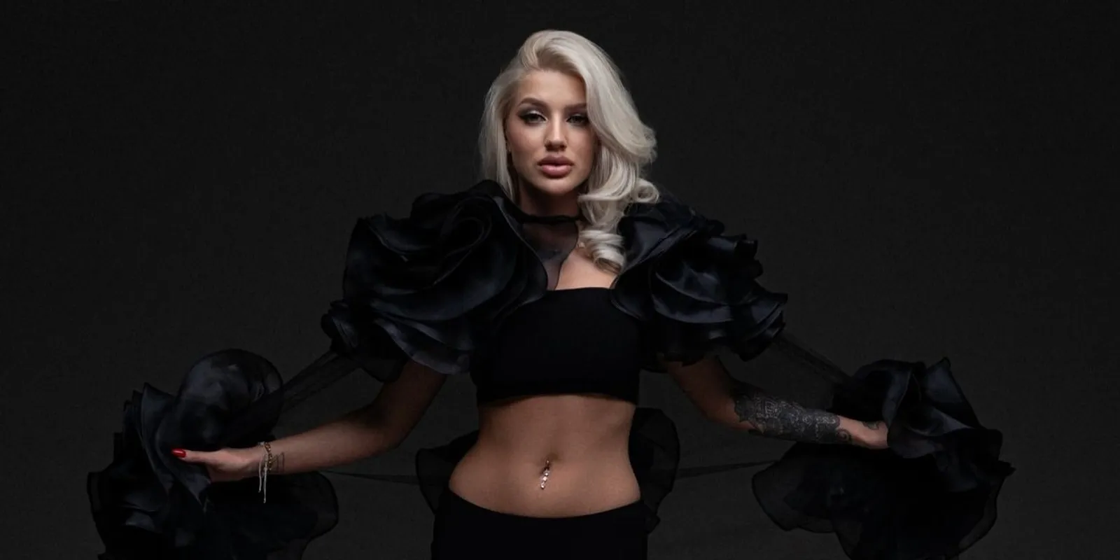 Leleplező fotó: VV Cedes egy titokzatos férfival csókolózik!