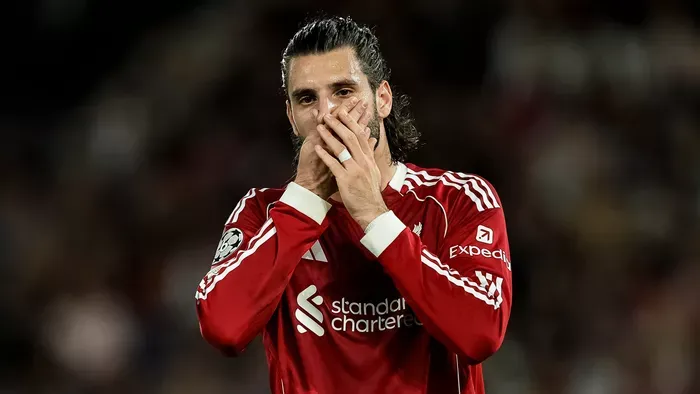 Történelmi mélypont felé zuhan a Liverpool