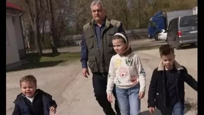 Elképesztően aranyos: Orbán Viktor pékségbe vitte unokáit