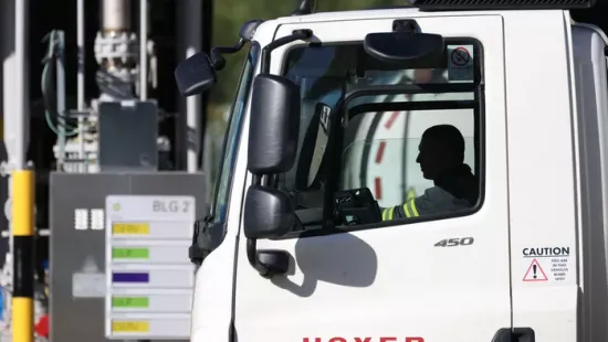 Kamionosok dühöngenek a magas dízelárak miatt Németországban, a kormány lassúságát bírálják