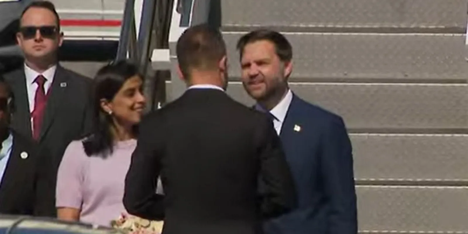 Megérkezett JD Vance, amerikai alelnök Magyarországra