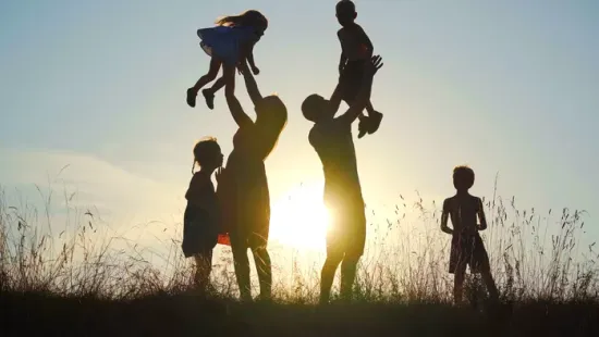 13 gyerek után sincs megállás! Így él a világ egyik legnagyobb családja