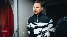 Nem hiszed el, milyen pólóban fotózták Dzsudzsák Balázst