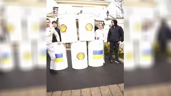 Fiatalok jelentek meg Kapitány István házánál – a tiszás gazdasági szakértő nem mert kijönni