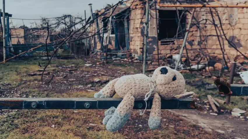 Óriási terhet jelent a háború a gyermekeknek