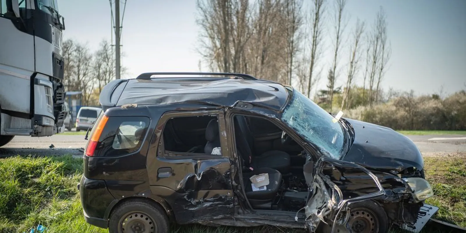 Kamionbalesetben hunyt el Olga: tömegek gyászolják a tanárnőt
