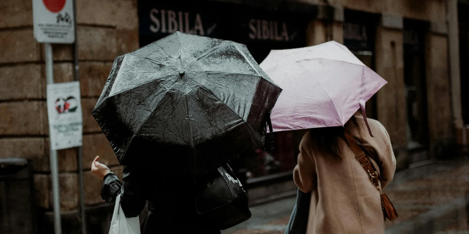 Esős és szeles napok zavarják meg a tavaszi időjárást