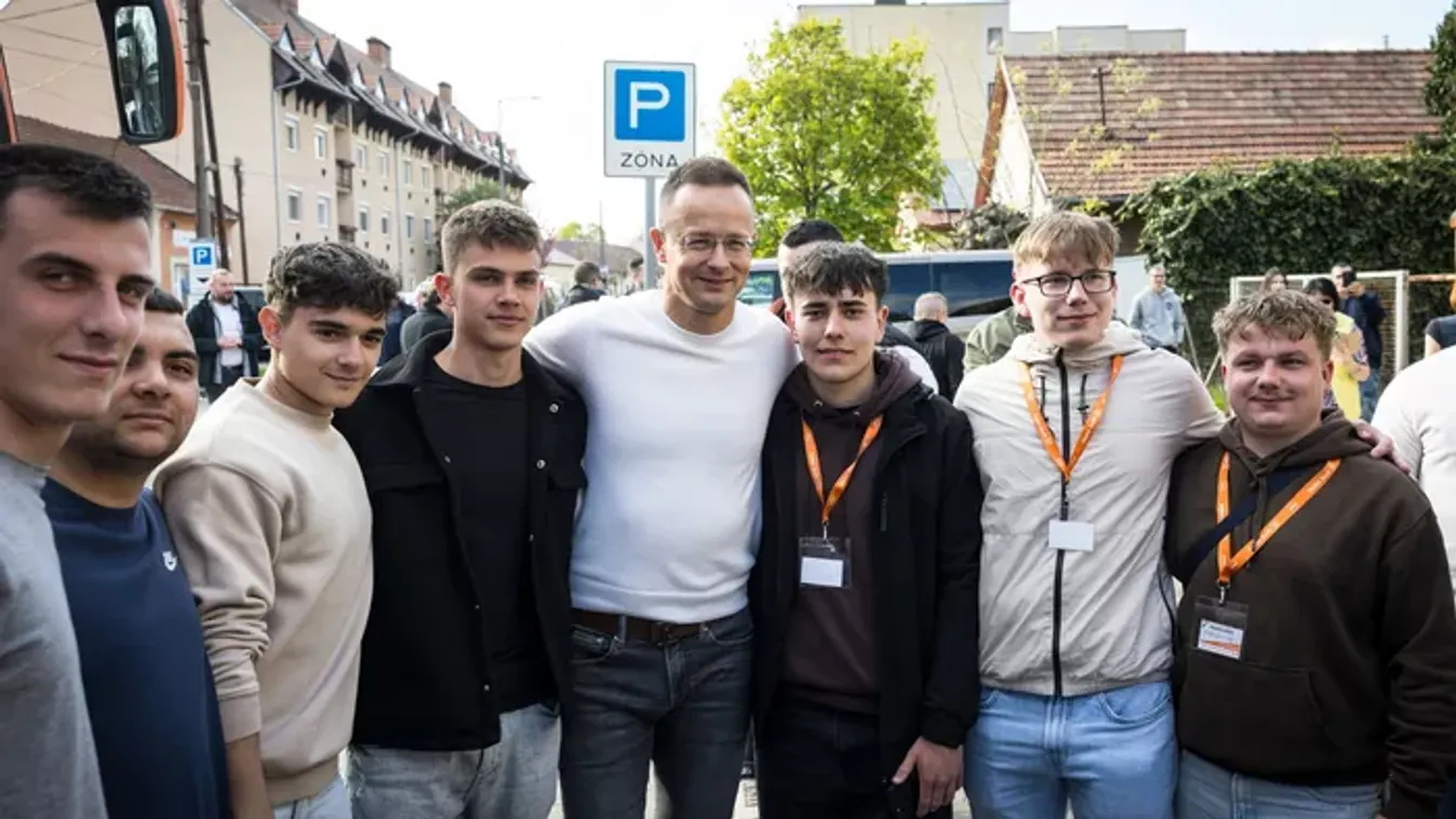 Szijjártó Péter: Peti itthon maxra tekerve Hatvanban