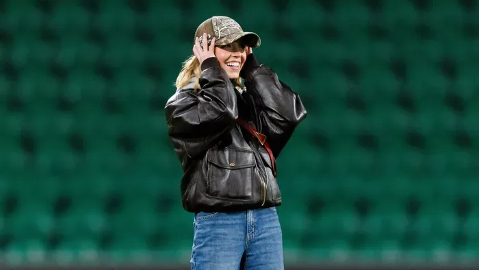 Sydney Sweeney megmutatta, mit tud: futballsztárt utánzott