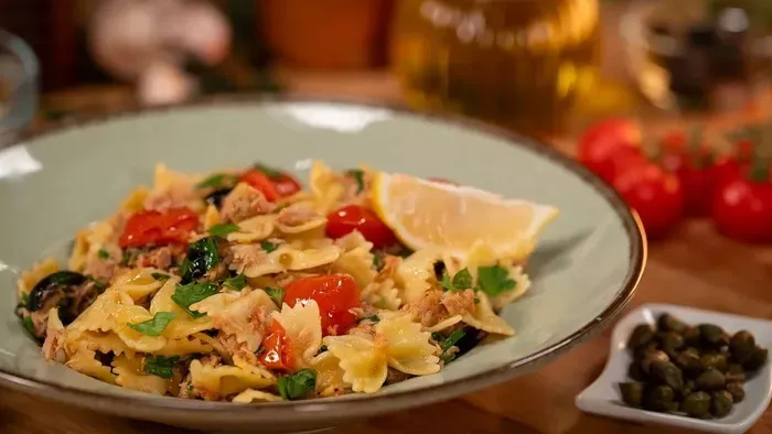 Villámvacsora 20 perc alatt: így készül a mediterrán tonhalas tészta