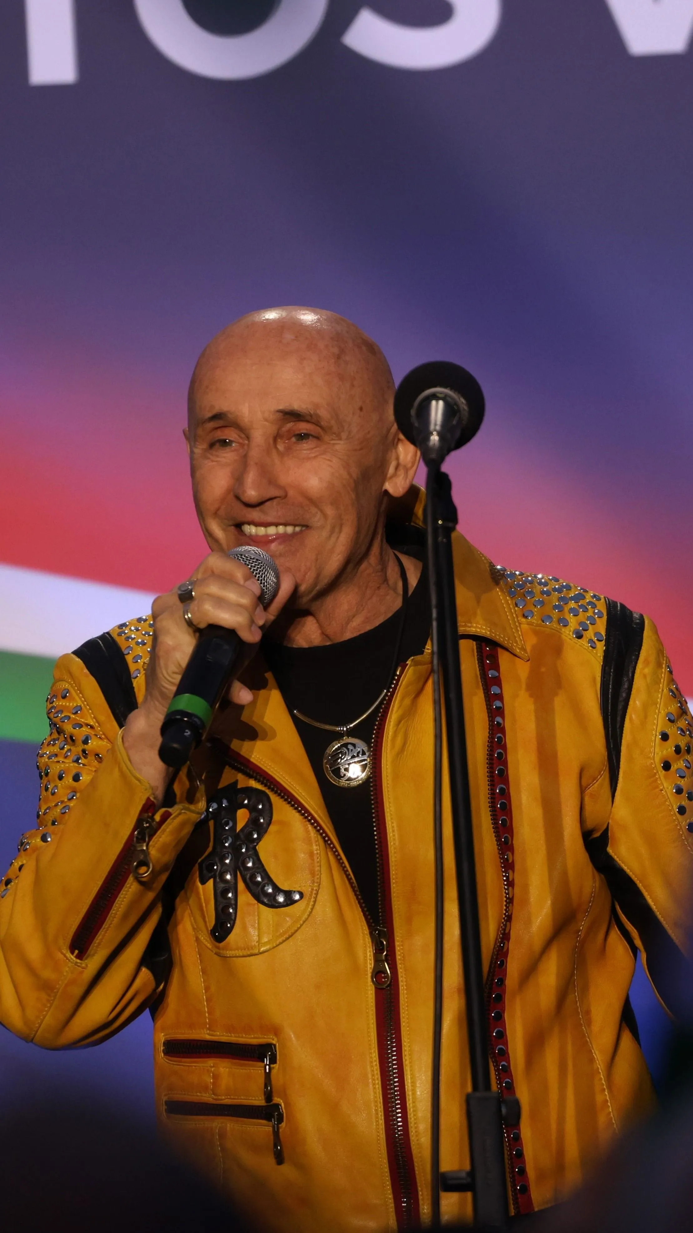 Pataky Attila békét akar és kiszámítható biztos jövőt!