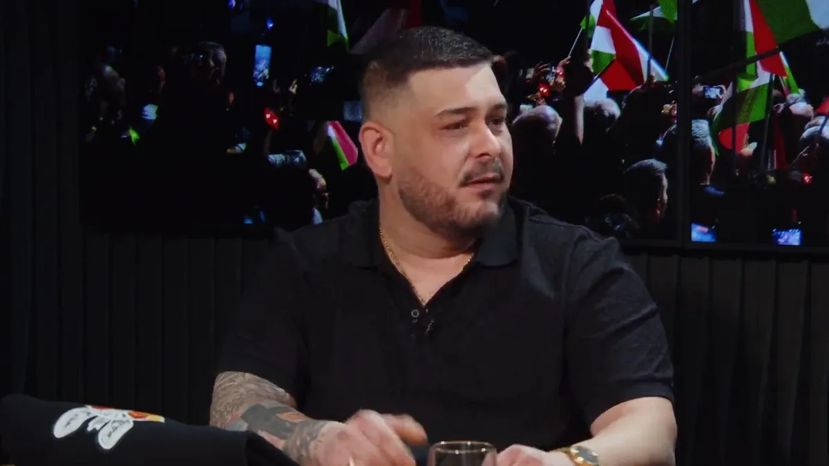 Ábrahám Róbert: Nem ég most Szily Nóra képén a bőr? Ez is belefér?