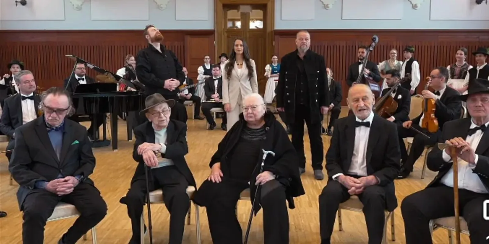 Fazekas Csilla sztárokkal énekelte el a Nélküledet