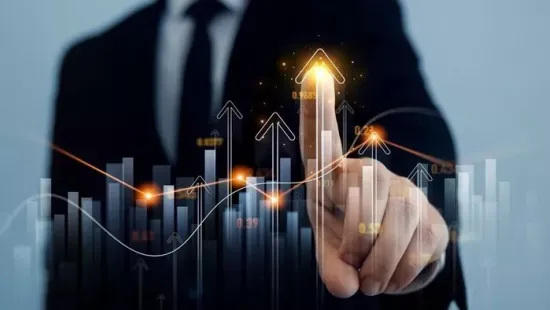 A vártnál is nagyobb növekedéssel adja át a gazdaságot az Orbán-kormány