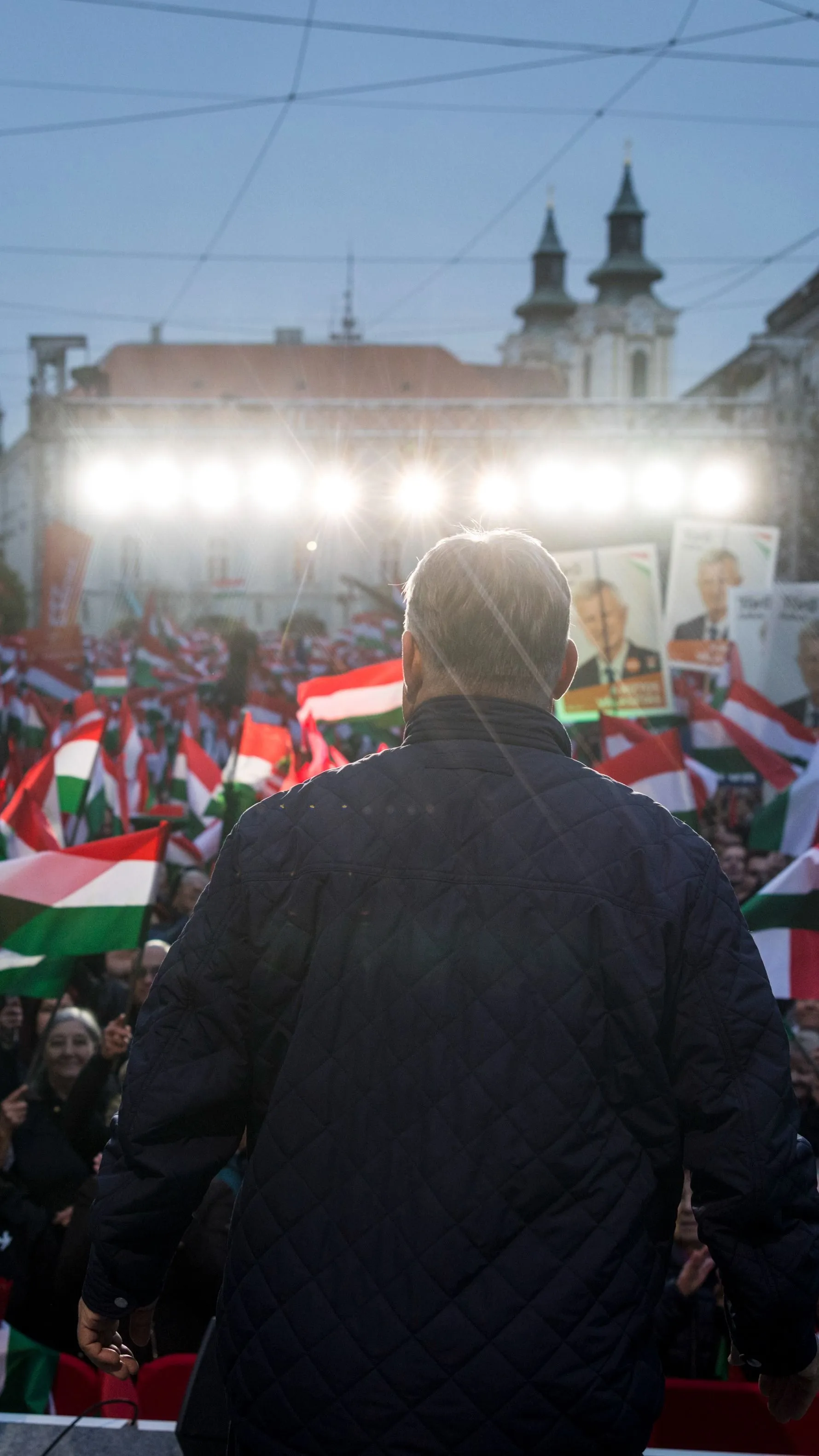 A választás tétje, hogy Orbán Viktor vagy Zelenszkij alakítson kormányt Magyarországon