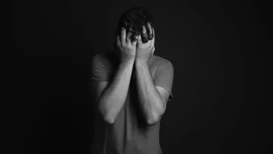 „28 évesen szűz vagyok, de erekcióm sincsen”