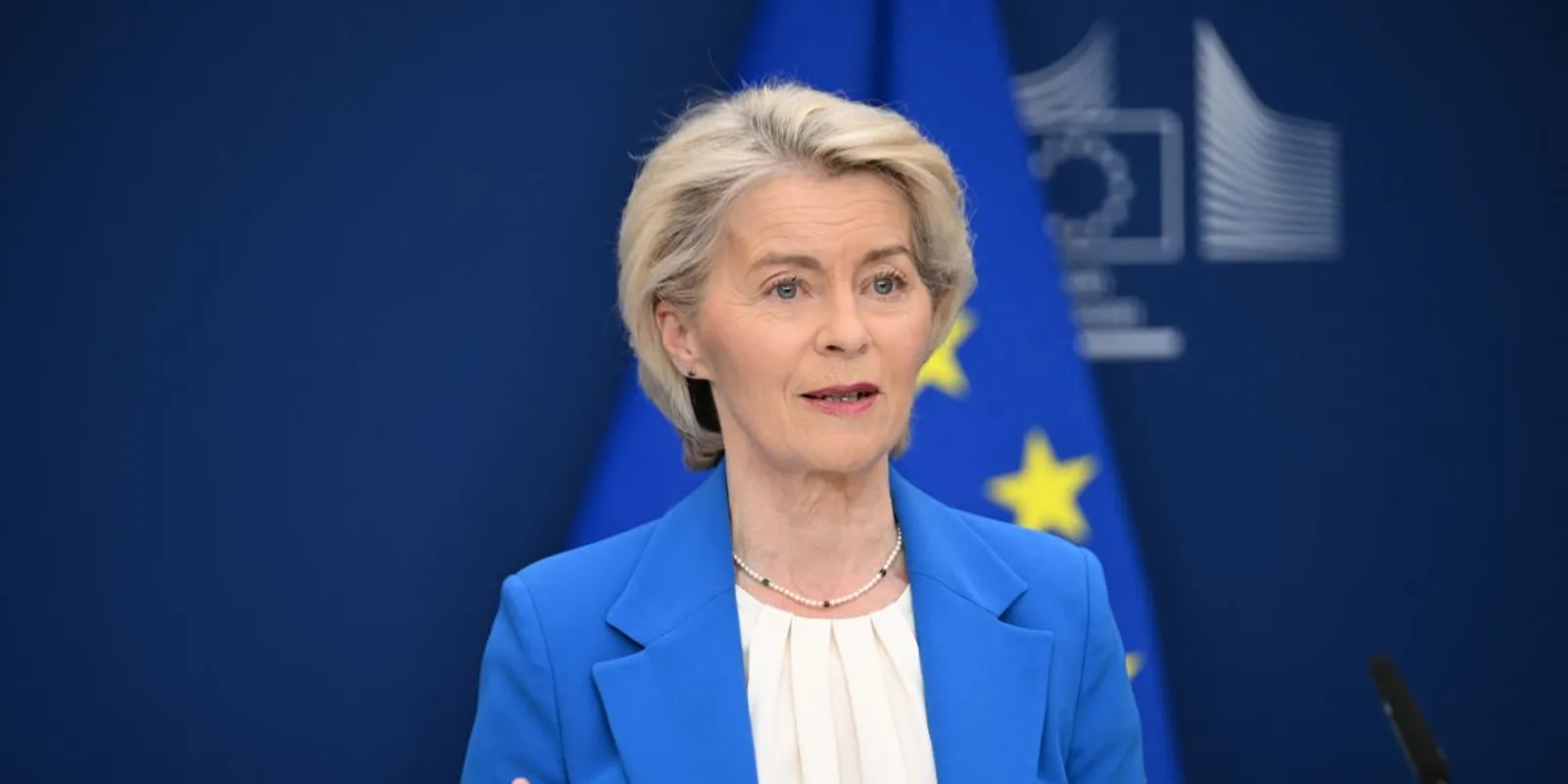 Magyar Péter Brüsszelből megkapta a 27 pontos követeléslistát