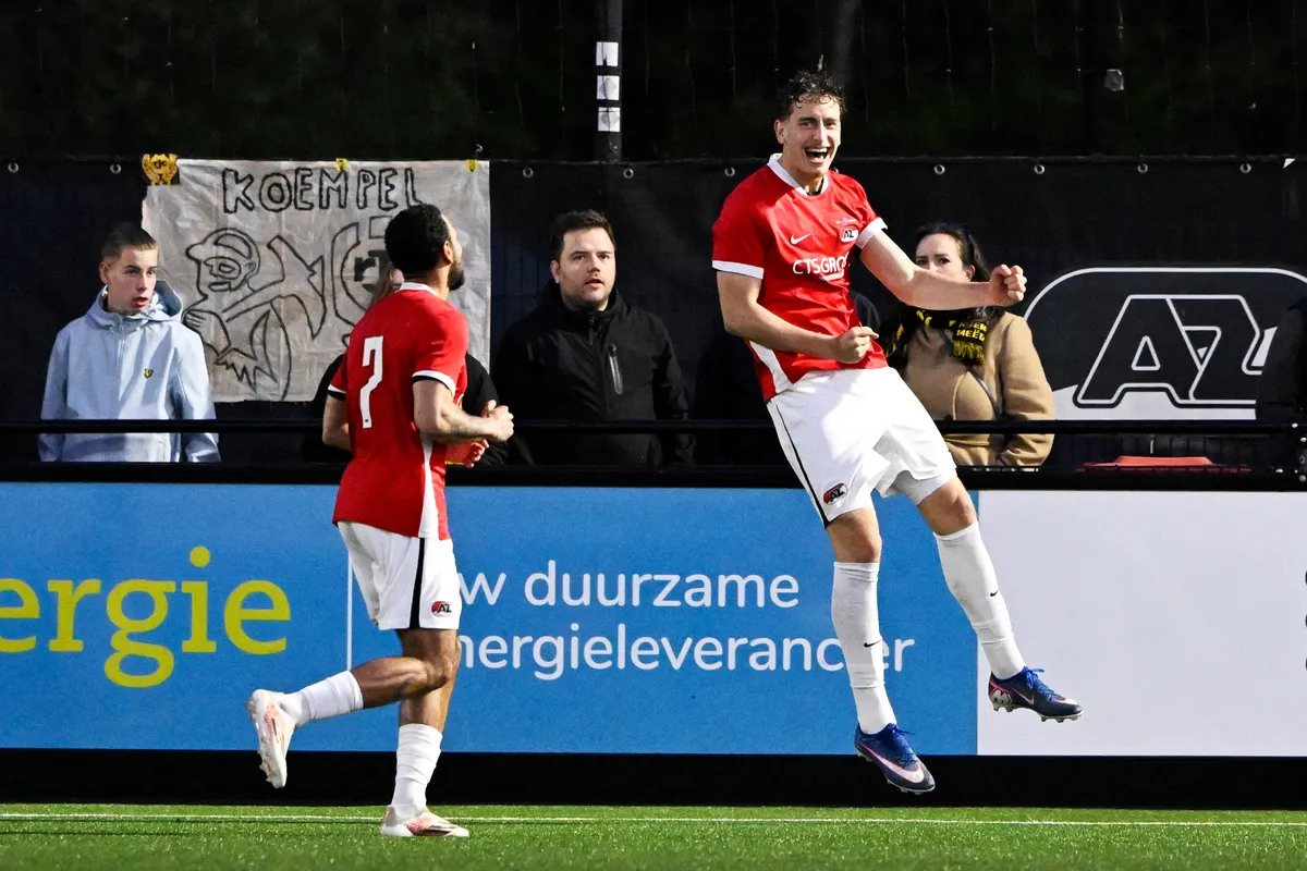 Kovács Bendegúz (jobbra) ebben a szezonban már a 33. gólját ünnepelhette, ebből a nyolcadikat lőtte most a holland másodosztályban