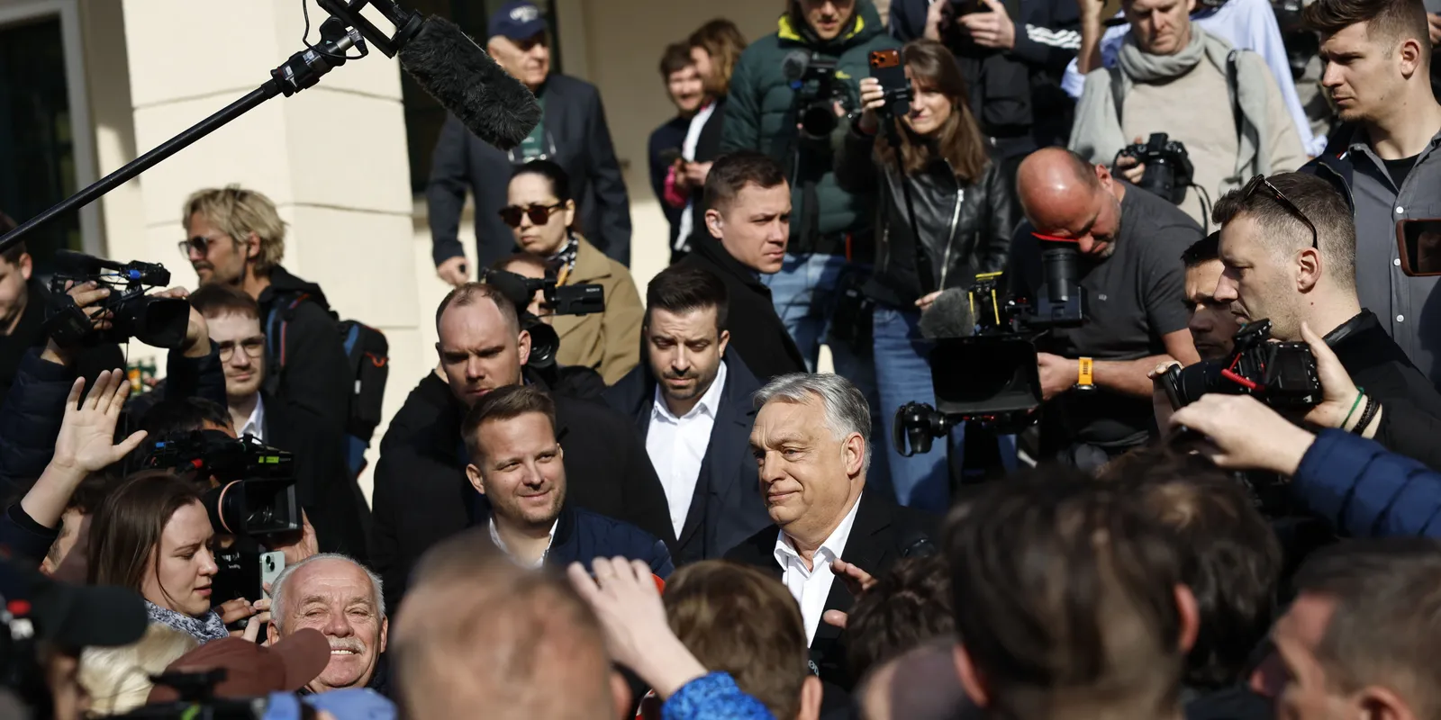 Nyilatkozott a sajtónak Orbán Viktor: Azért jöttem, hogy győzzek