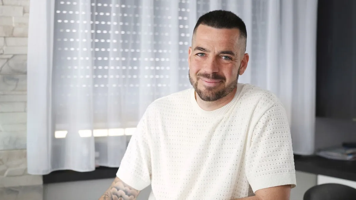  Botka Endre egy játék során személyes kérdésekre adott válaszokat