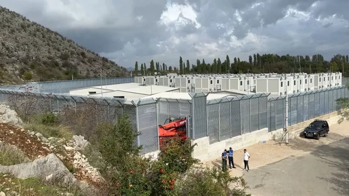 Mégsem jogsértő a migránsok Albániába szállítása?