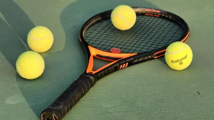  Kipakolta hatalmas dekoltázsát a szexi teniszezőlány