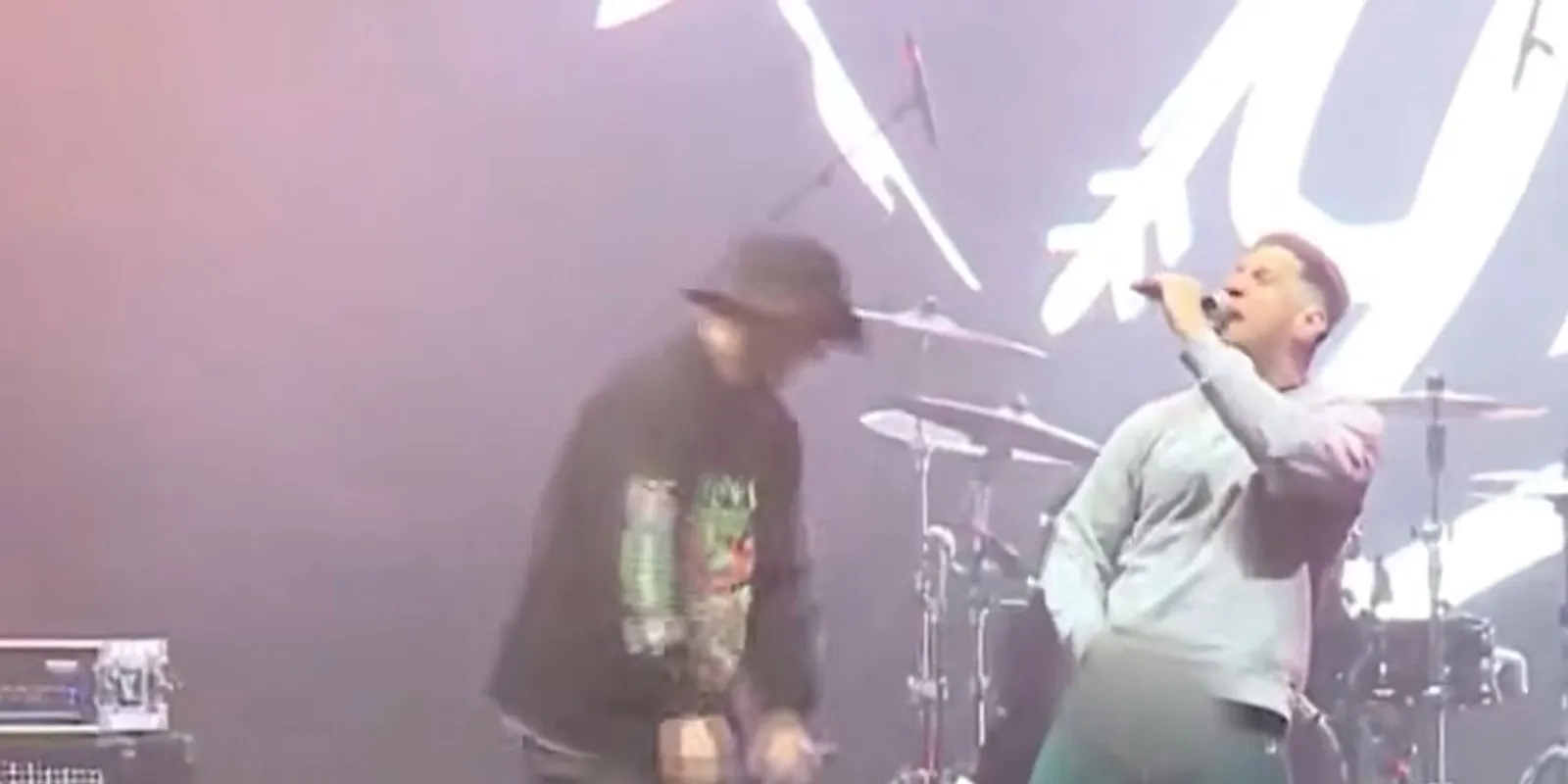 Durva jelenetek, meztelenkedés a Tisza kampánykoncertjén