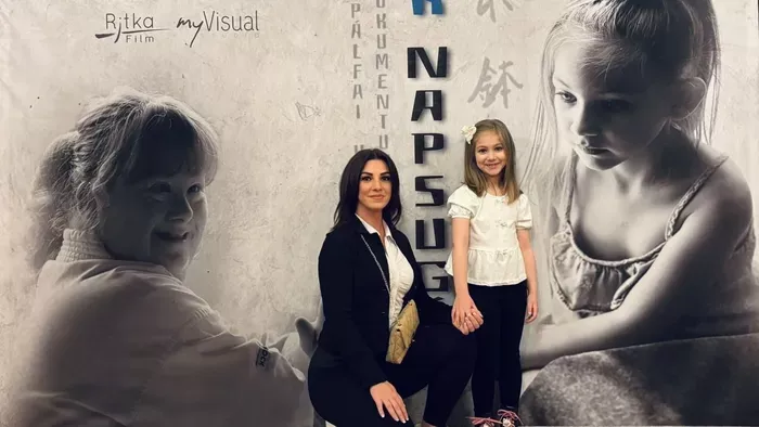 Megható dokumentumfilmben szerepel Tália, az autista kislány