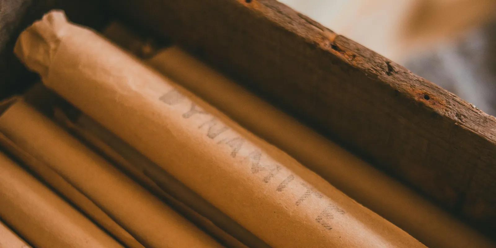 Elítélték a nőt, aki dinamitot hajított alvó barátjára