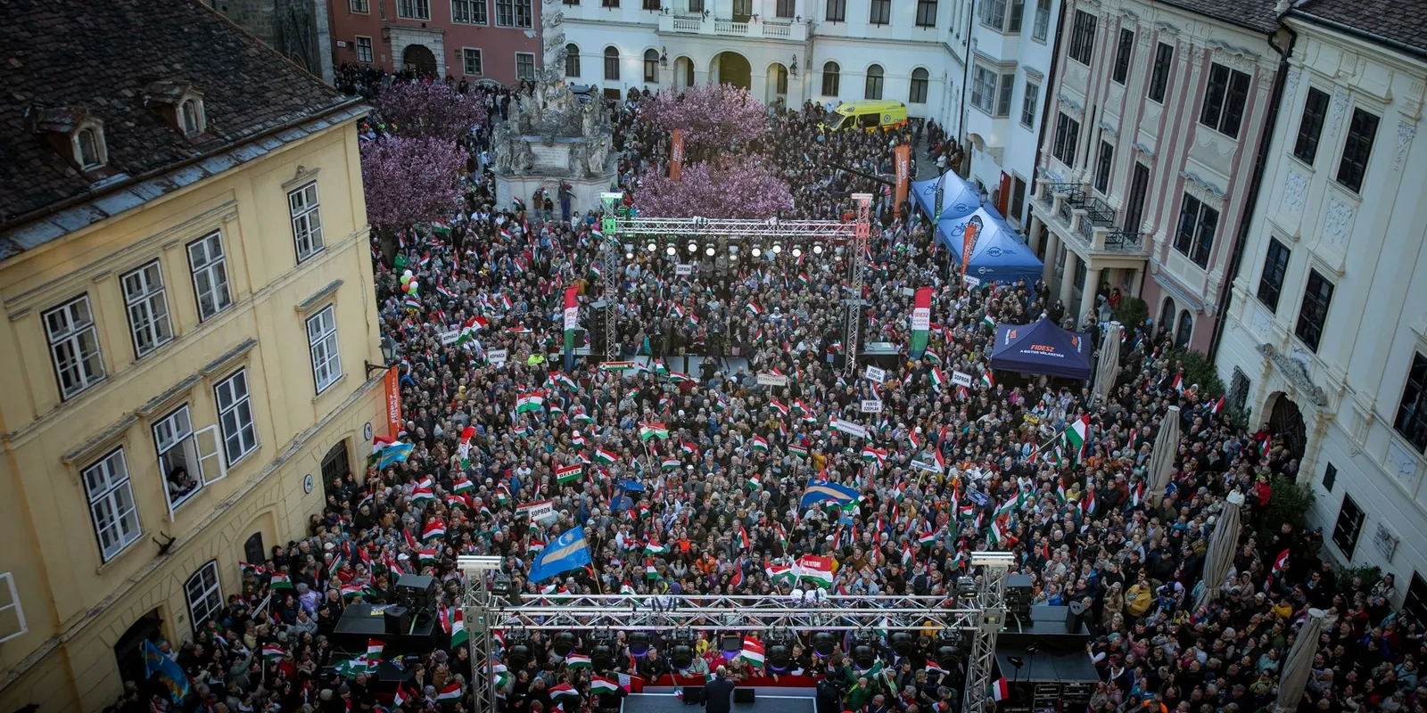 Orbán Viktor: a hívatlan vendégekkel is emberségesen bánunk