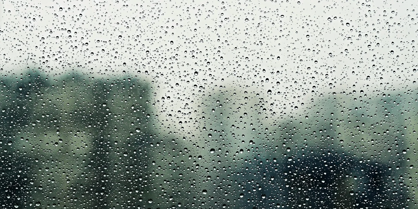 Ez vár ránk ma! Szeles, borult időjárással folytatódik a hét eleje