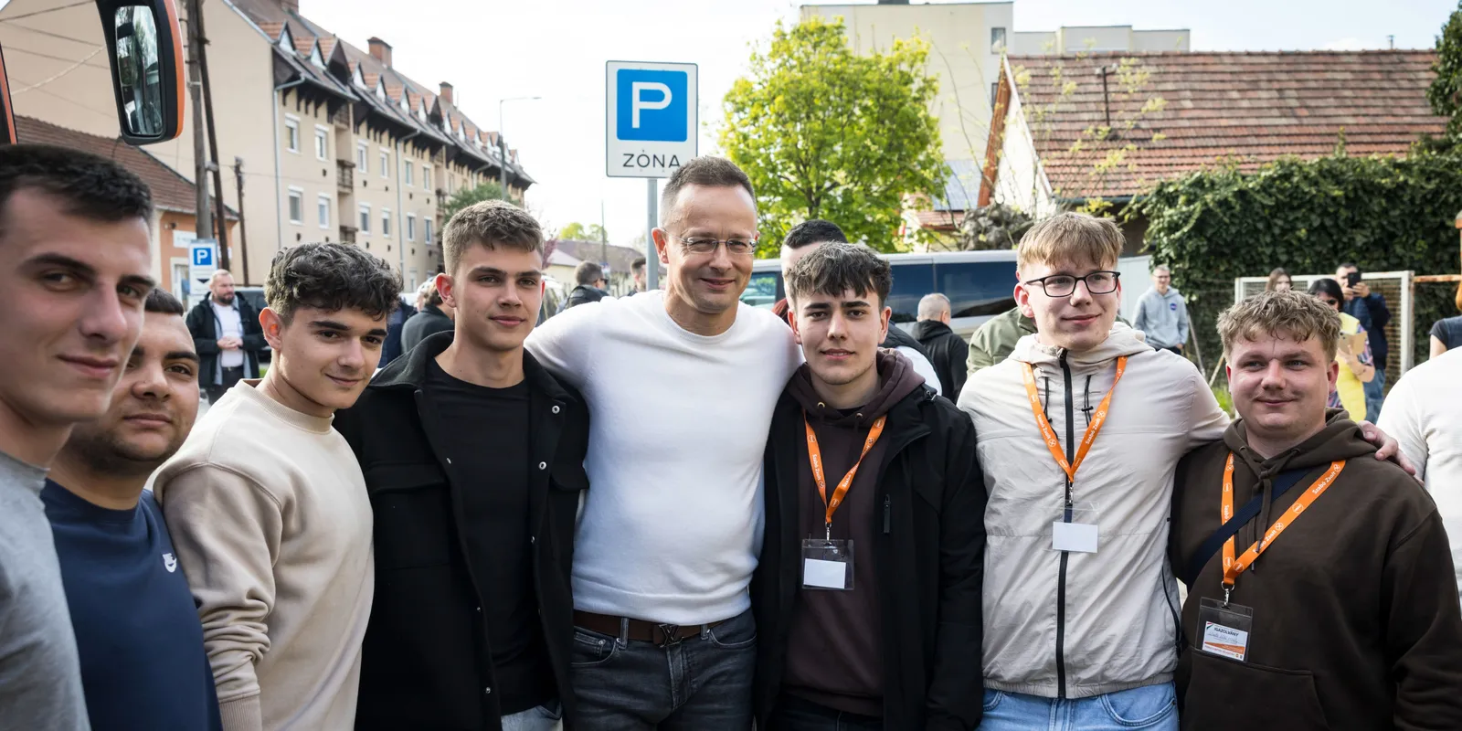 Fontos kérdést tettek fel Orbán Viktornak