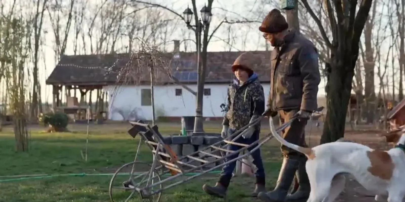 Gyerekkor a természetben – Elárulta az apuka, hogy élnek A mi történetünk önfenntartó családjának gyerekei a tanyán
