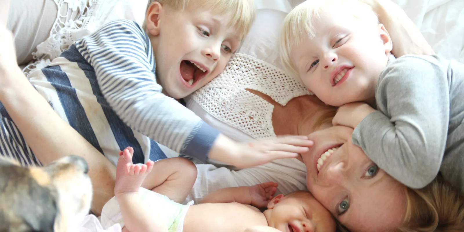 Több mint 50 féltestvére van