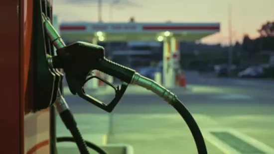 Rezsicsökkentés eltörlése, ezerforintos benzinár