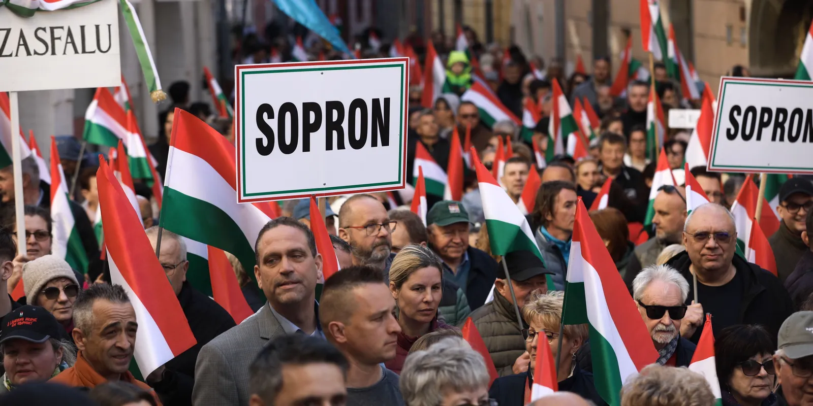 Elképesztően sokan várják Orbán Viktort Sopronban