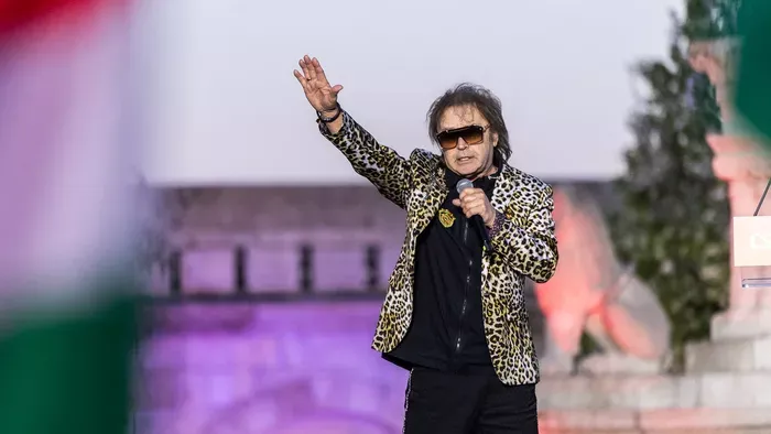 Így adott zenei leckét a kormánypárt az ellenzéknek Szikora Róbert által