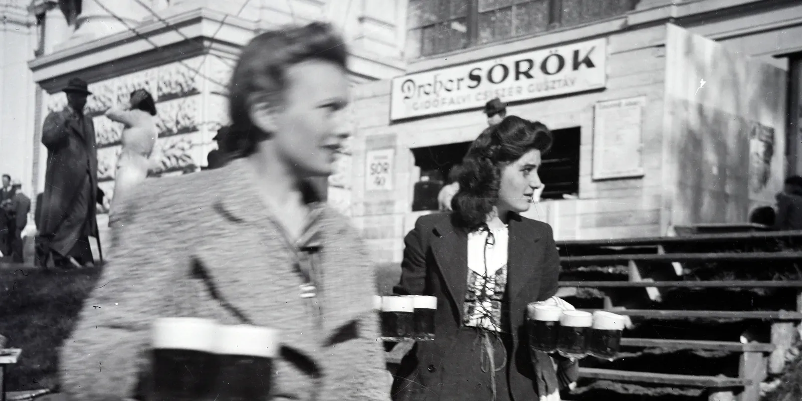 Így néztek ki régen a tavaszi sörkertek