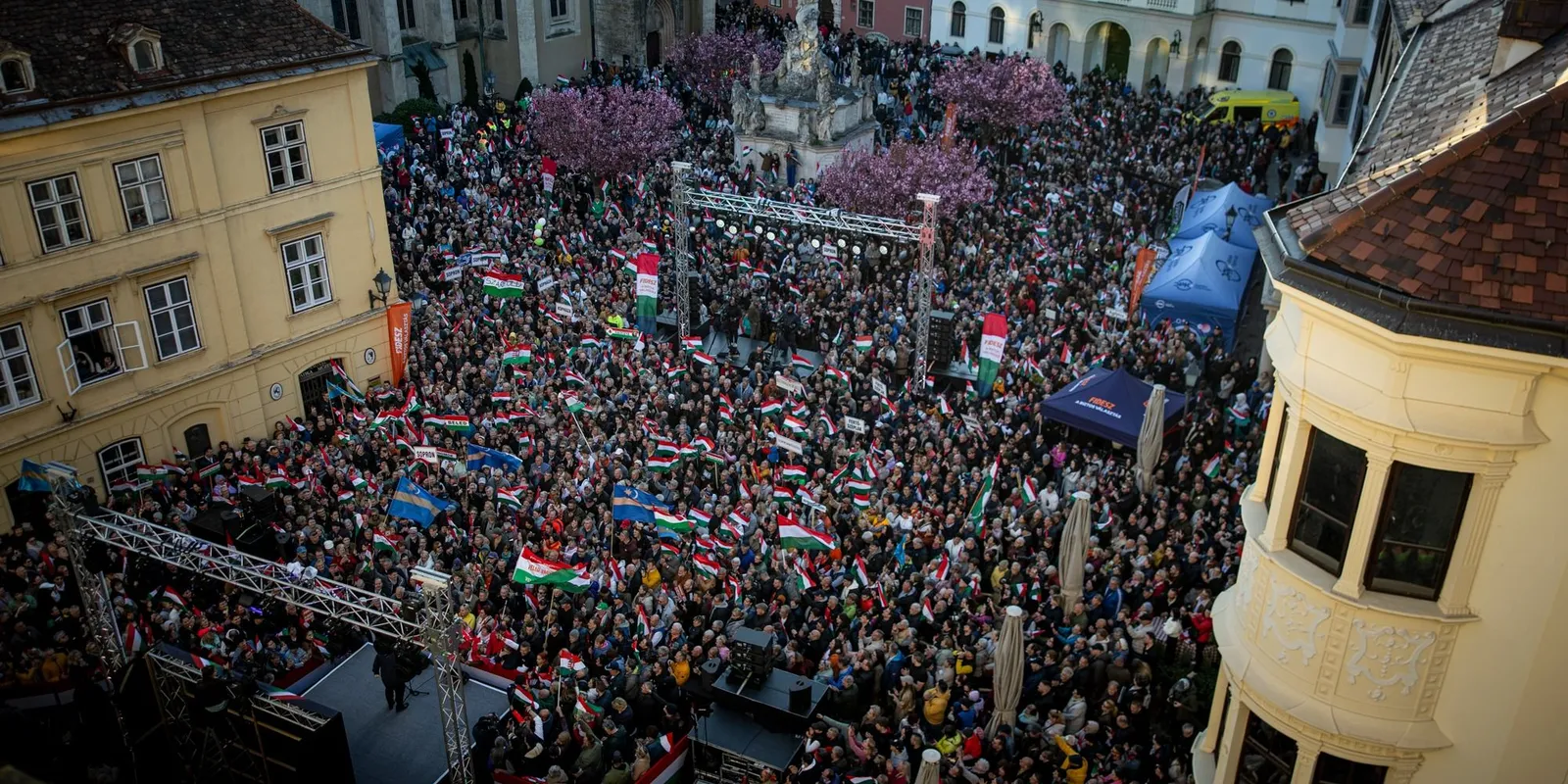 Orbán Viktor országjárása: bámulatos embertömeg gyűlt össze