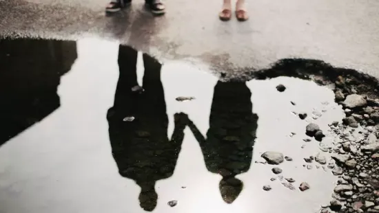 „Csak rá tudtam gondolni az ágyban” – Saját anyjáért dobta ki a feleségét a szerelmes férfi